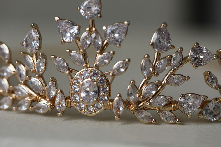 Design Zircon And Diamonds Solid Brass Crown